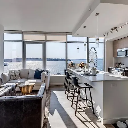 Luxury 1Bedroom 1Bath Ferris Wheel Water Views